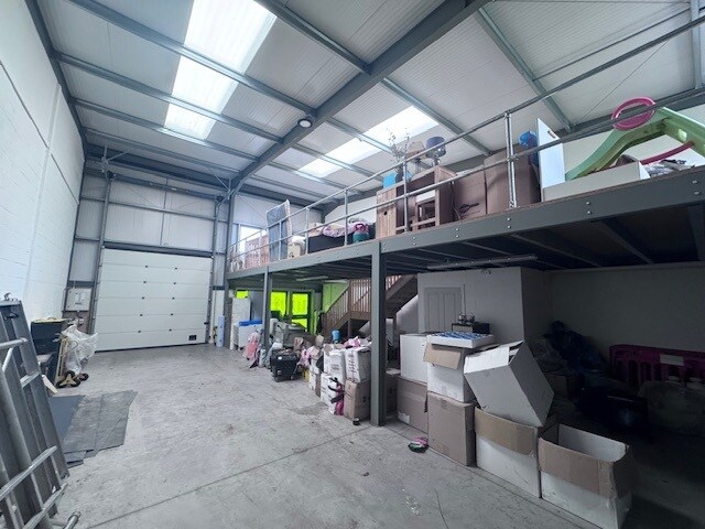 Rhodes Moorhouse Way, Salisbury for lease - Building Photo - Image 3 of 6