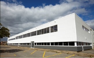 More details for 2995-2999 Boul Le Corbusier, Laval, QC - Industrial for Lease