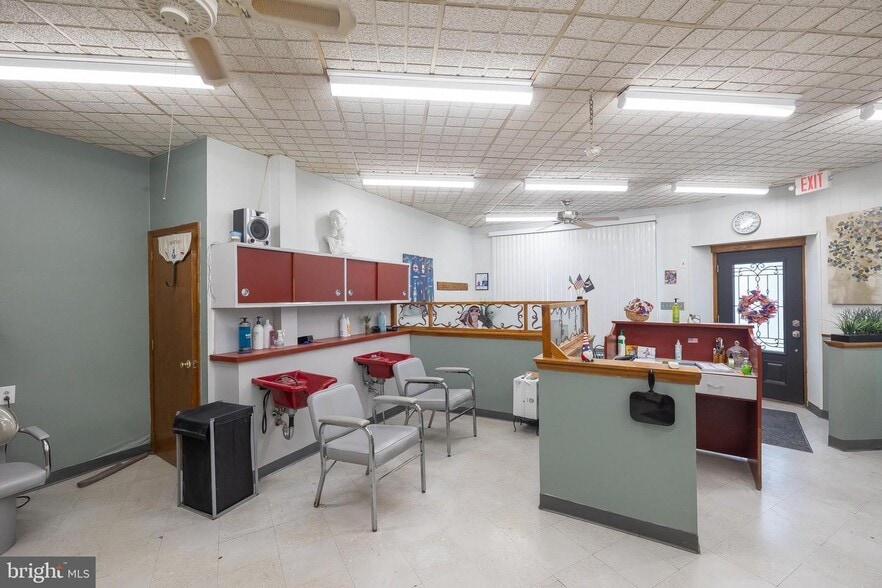 219 S Broadway, Gloucester City, NJ for lease - Building Photo - Image 3 of 5