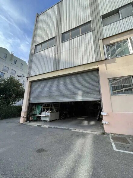 Flex in Ivry-sur-Seine for lease - Building Photo - Image 1 of 4