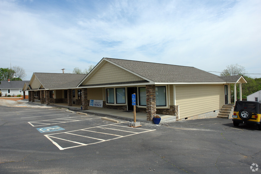 1097 S Pendleton St, Easley, SC for lease - Building Photo - Image 3 of 6