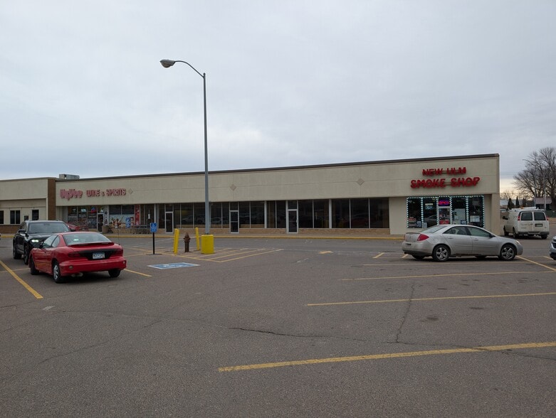 2015 S Broadway St, New Ulm, MN for lease - Building Photo - Image 1 of 12
