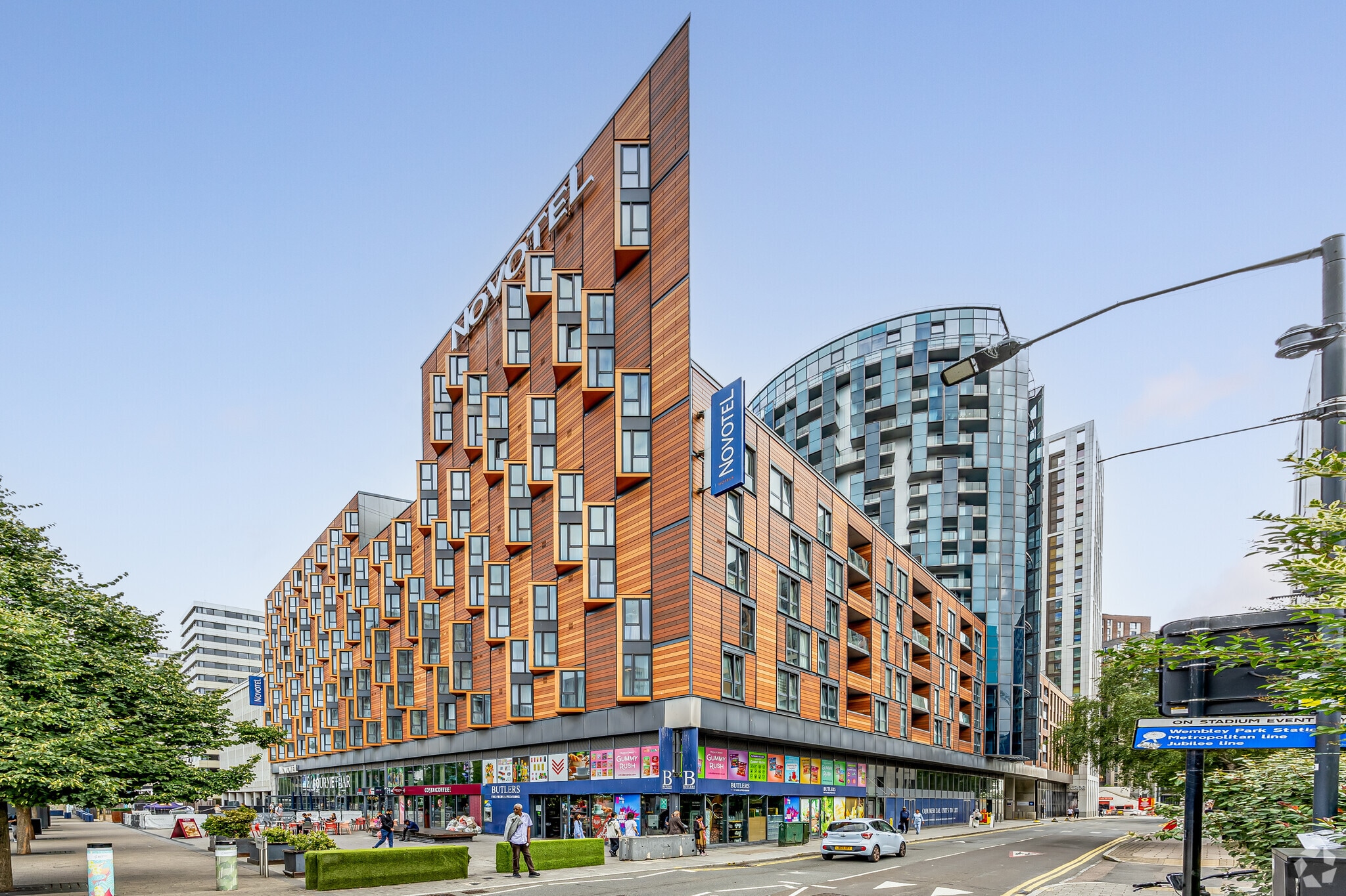 5-9 Olympic Way, Wembley for sale Primary Photo- Image 1 of 1