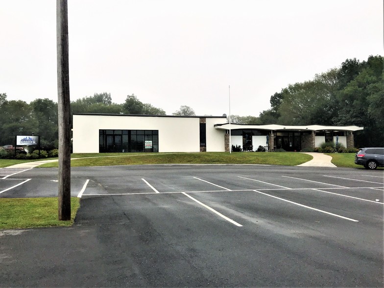 37 Sutton Rd, Webster, MA for lease - Building Photo - Image 1 of 3