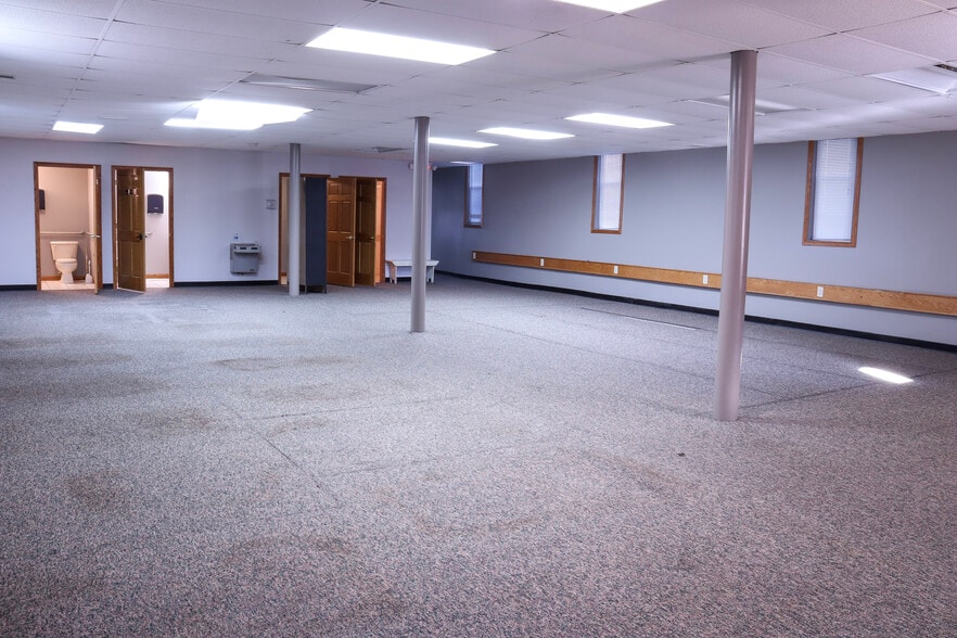 126 E Lincolnway, Morrison, IL for sale - Interior Photo - Image 3 of 28