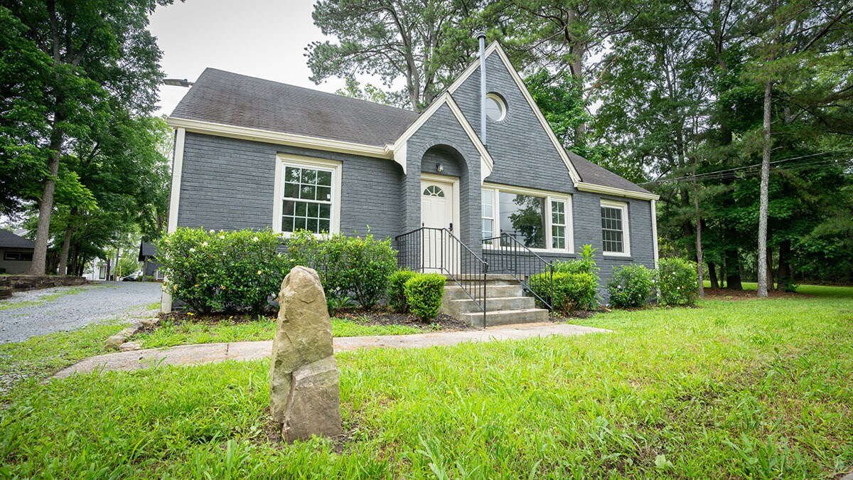 2107 Bolton Rd NW, Atlanta, GA for lease Building Photo- Image 1 of 9