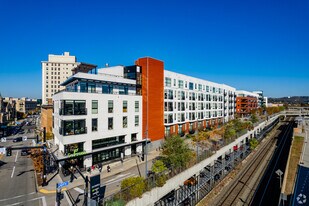 Eastside Bond Retail - Storefront Property