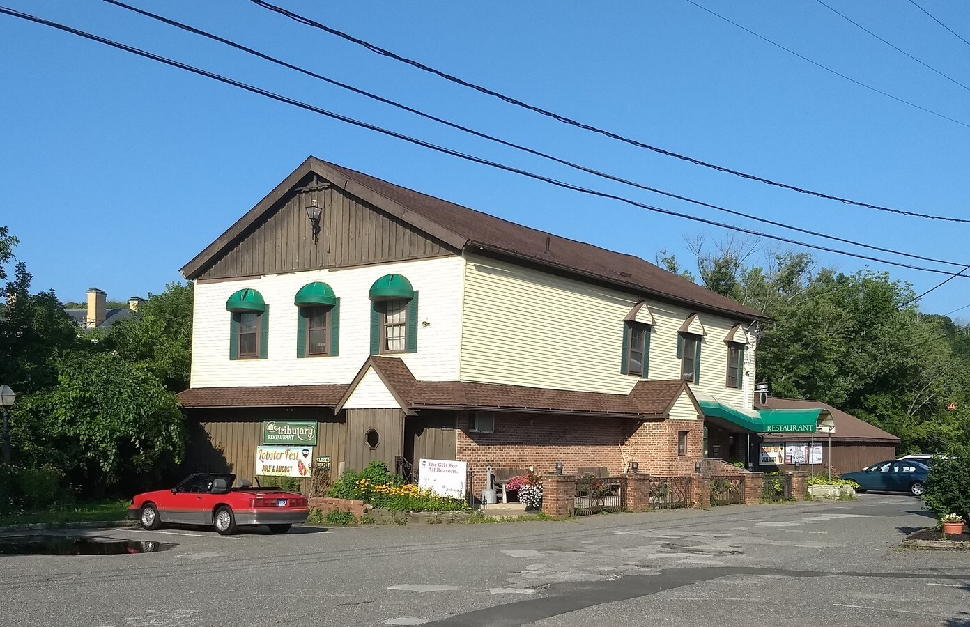 19 Rowley St, Winsted, CT 06098