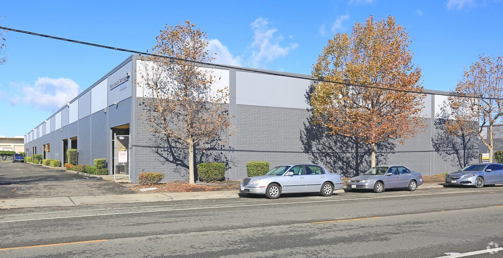 2116-2132 Adams Ave, San Leandro, CA for lease - Building Photo - Image 2 of 2
