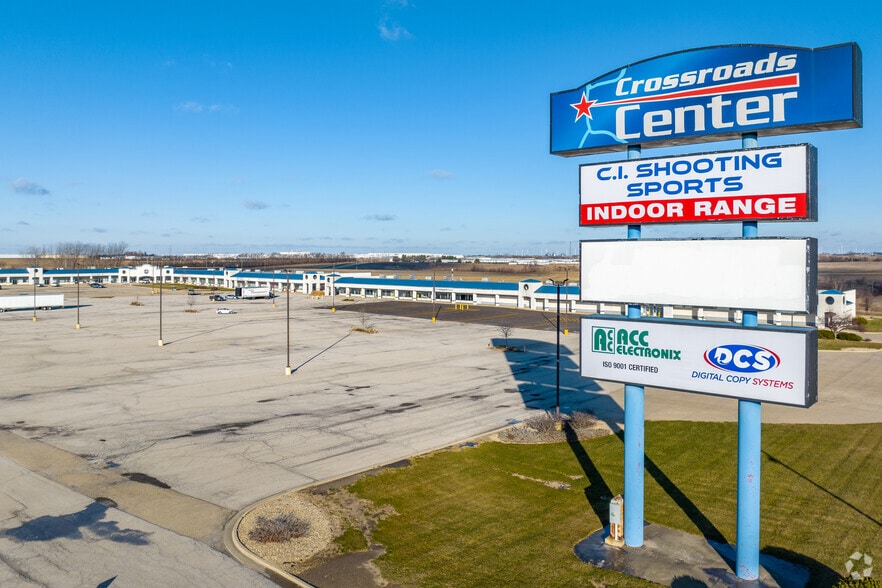 420-482 Wylie Dr, Normal, IL for sale - Building Photo - Image 1 of 9