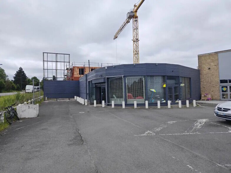 Industrial in Roncq for lease - Building Photo - Image 1 of 4