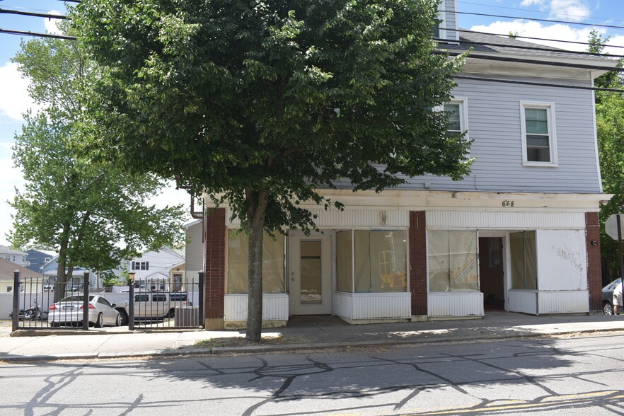 666 Charles St, Providence, RI for sale - Building Photo - Image 1 of 1