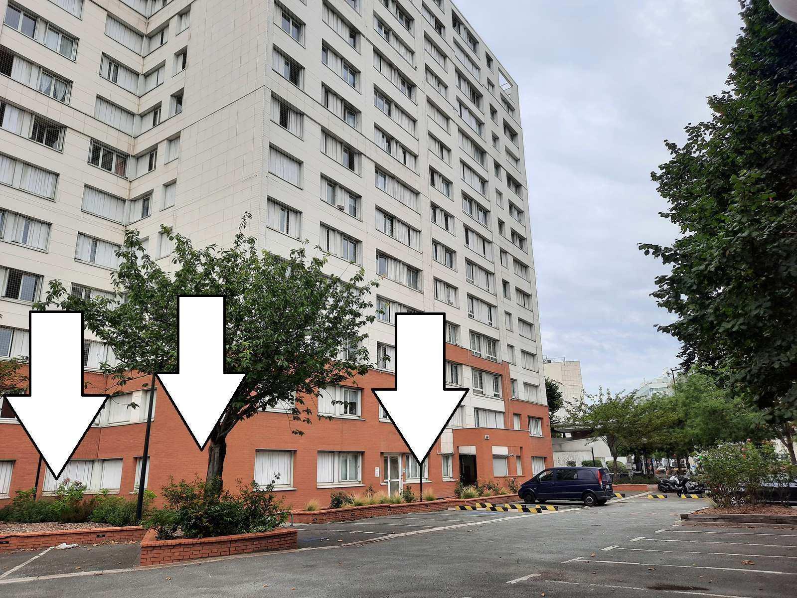 Office in Issy-les-Moulineaux for lease Building Photo- Image 1 of 7