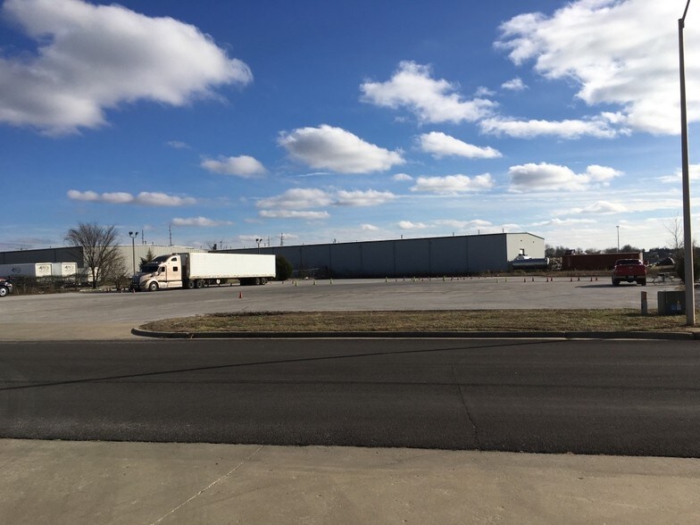 3720 E Kerr St, Springfield, MO for sale - Primary Photo - Image 1 of 1