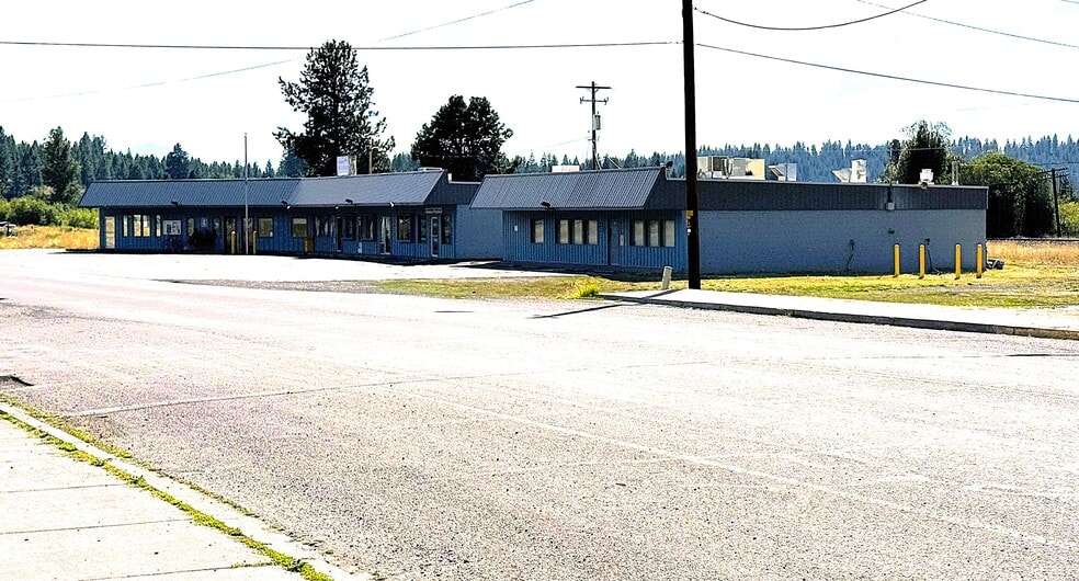 212 S 1st Ave, Chiloquin, OR for sale - Building Photo - Image 2 of 5