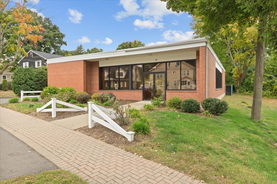 281 Hazard Ave, Enfield, CT 06082