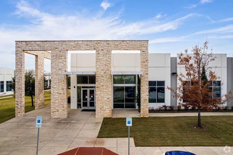 3481 Plano Pky, The Colony, TX for lease - Building Photo - Image 2 of 10