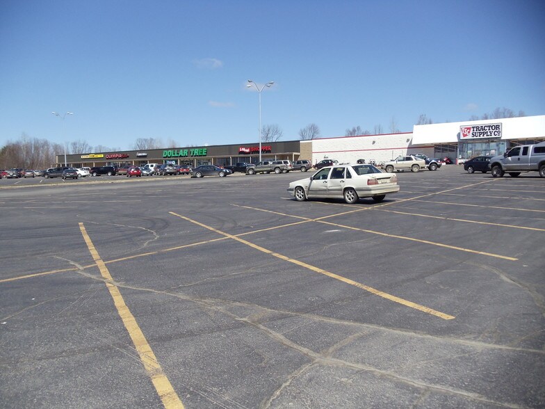 381 Madison Ave, Skowhegan, ME for sale - Building Photo - Image 1 of 1