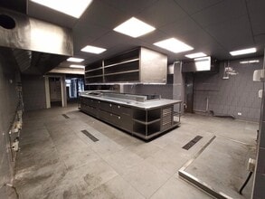 Retail in Barcelona, Barcelona for lease Interior Photo- Image 1 of 15