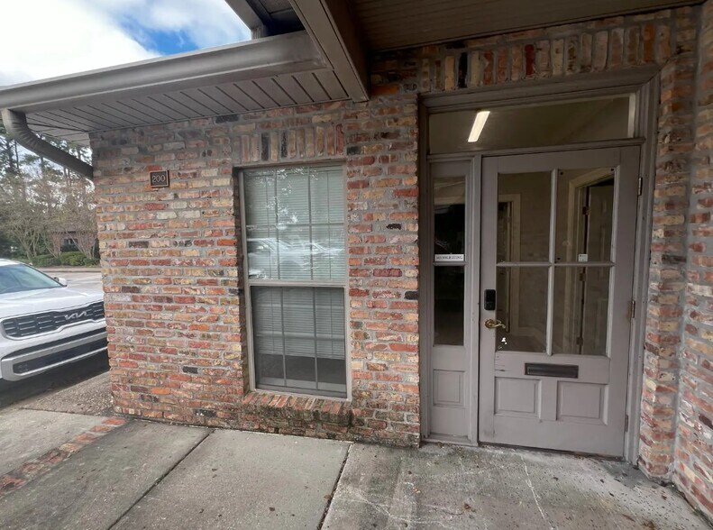 6555 Perkins Rd, Baton Rouge, LA for lease - Building Photo - Image 2 of 11
