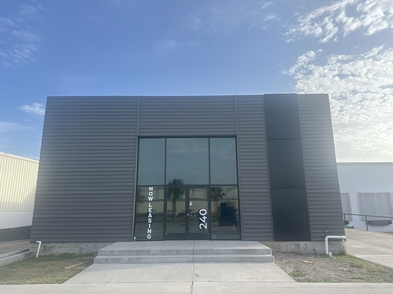 7825 S 23rd St, McAllen, TX for lease - Building Photo - Image 2 of 4