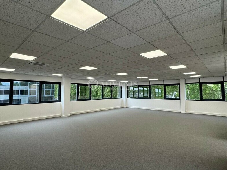 4 Rue René Razel, Saclay for lease - Interior Photo - Image 1 of 12