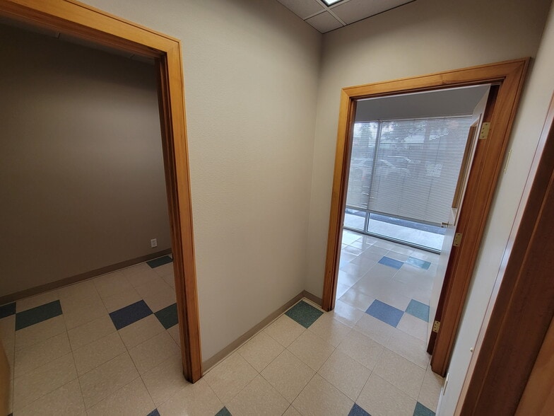 354 NE Dekalb Ave, Bend, OR for lease - Building Photo - Image 3 of 10