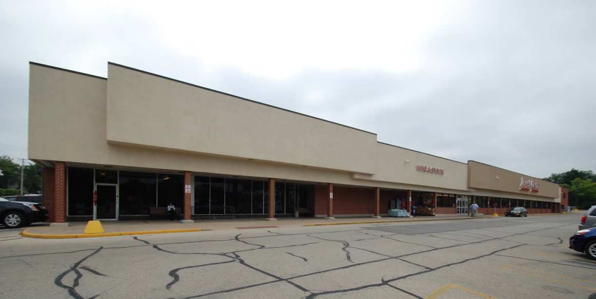 1320 Sycamore Rd, Dekalb, IL for lease Primary Photo- Image 1 of 3