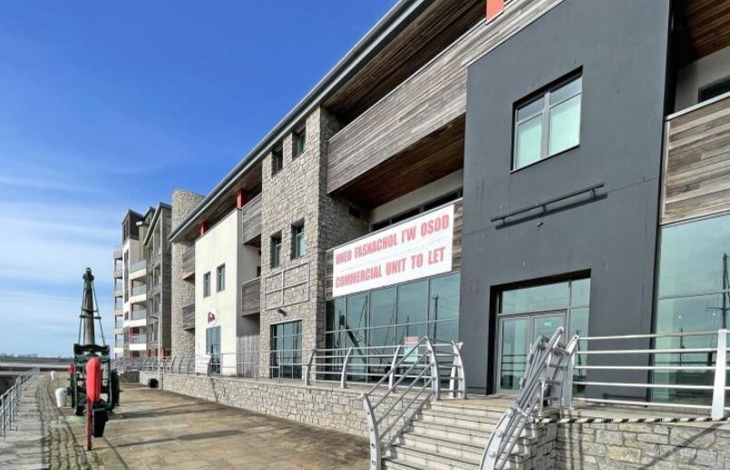 Doc Fictoria, Caernarfon for sale - Primary Photo - Image 1 of 1