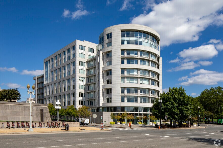 101 Constitution Ave NW, Washington, DC for lease - Building Photo - Image 2 of 6