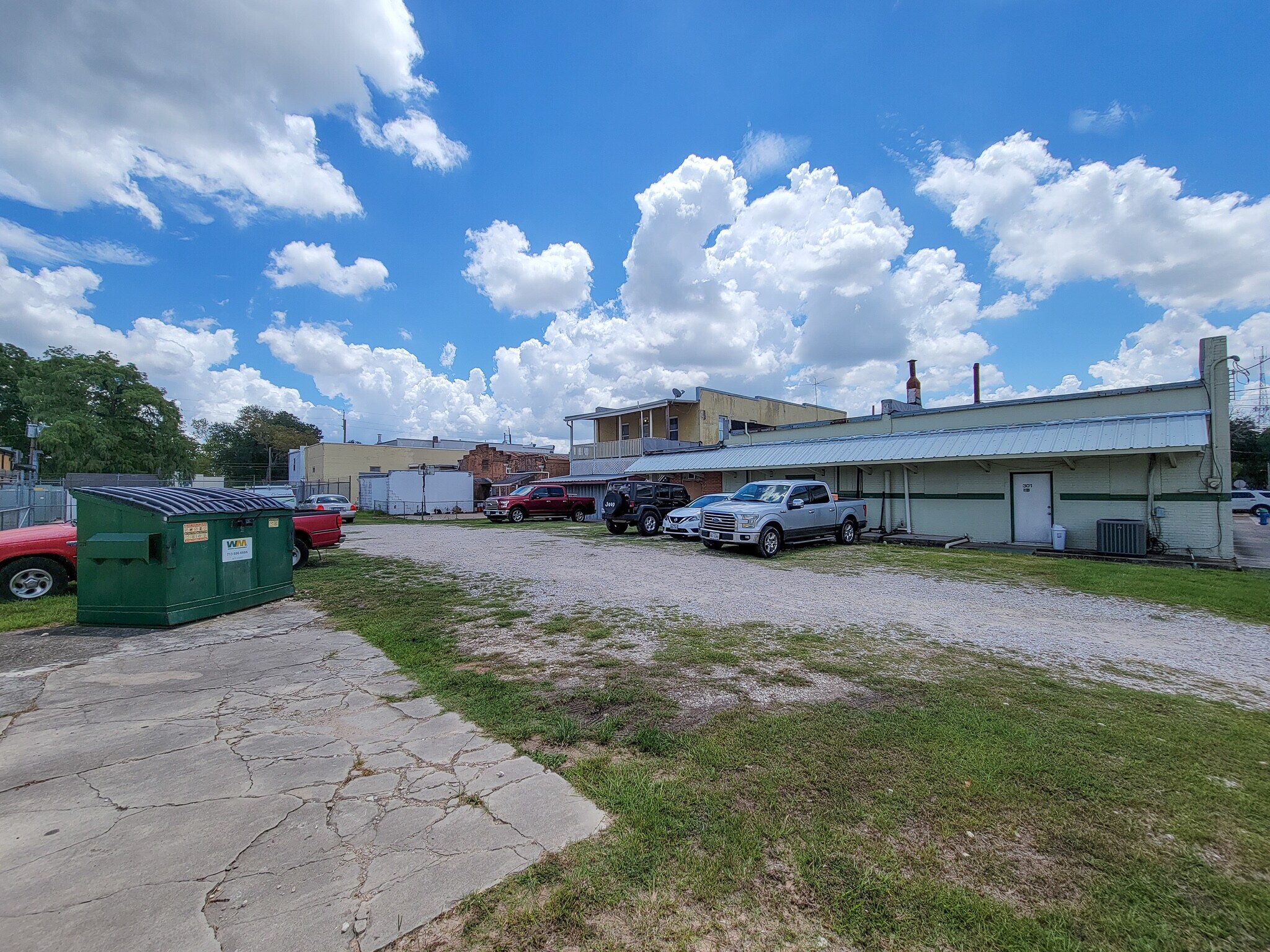 301 E Main St, Humble, TX 77338 Retail for Sale
