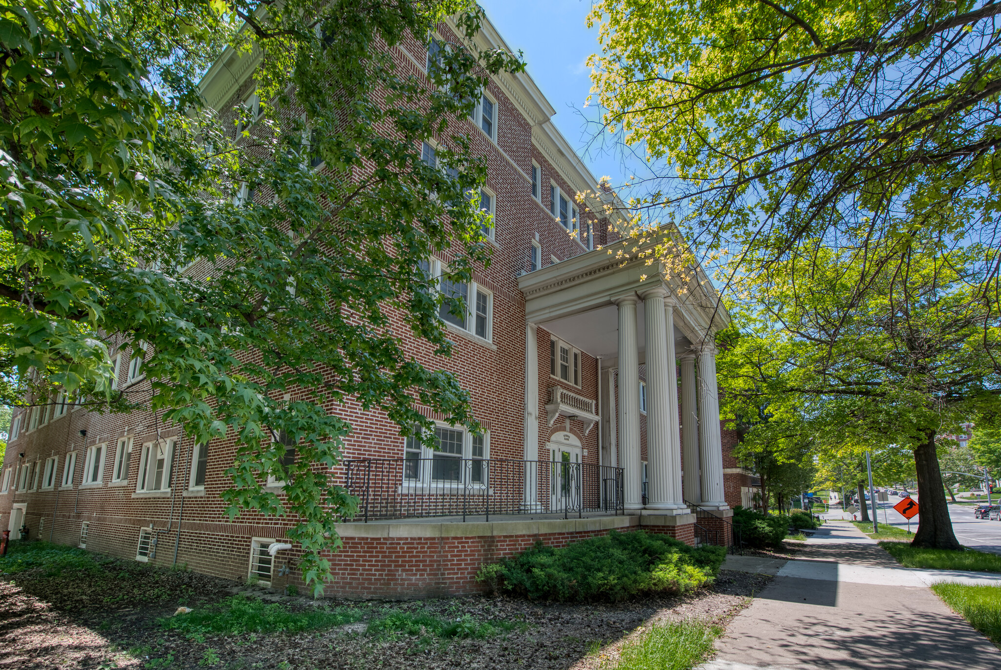 409-411 E Armour Blvd, Kansas City, MO for sale Building Photo- Image 1 of 1