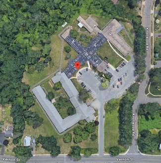 More details for 565 Vernon St, Manchester, CT - Health Care for Sale