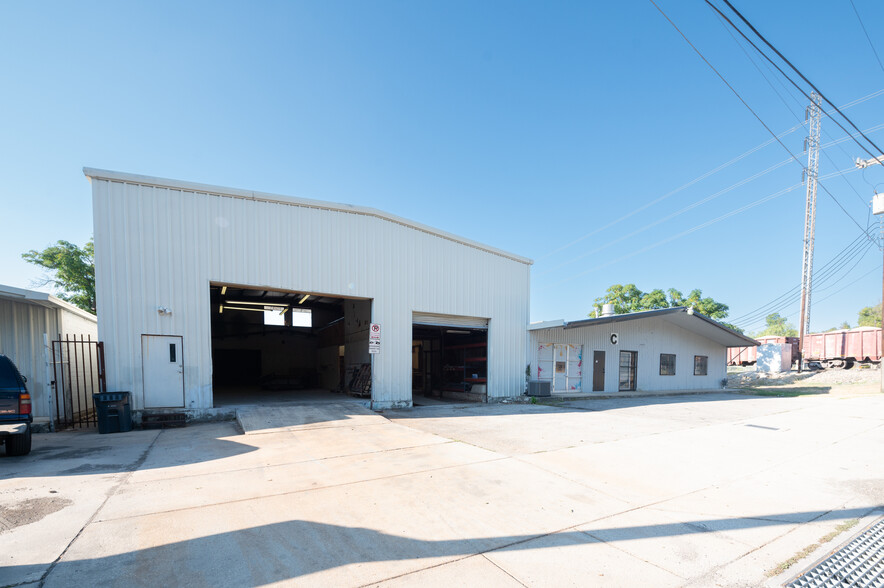 722 W Craig Pl, San Antonio, TX for lease - Building Photo - Image 3 of 4