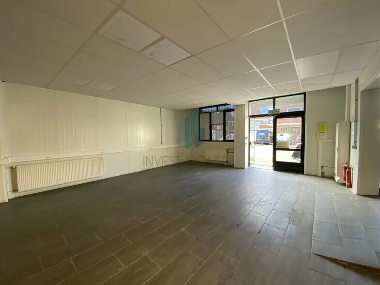 Flex in Argenteuil for lease - Building Photo - Image 3 of 6