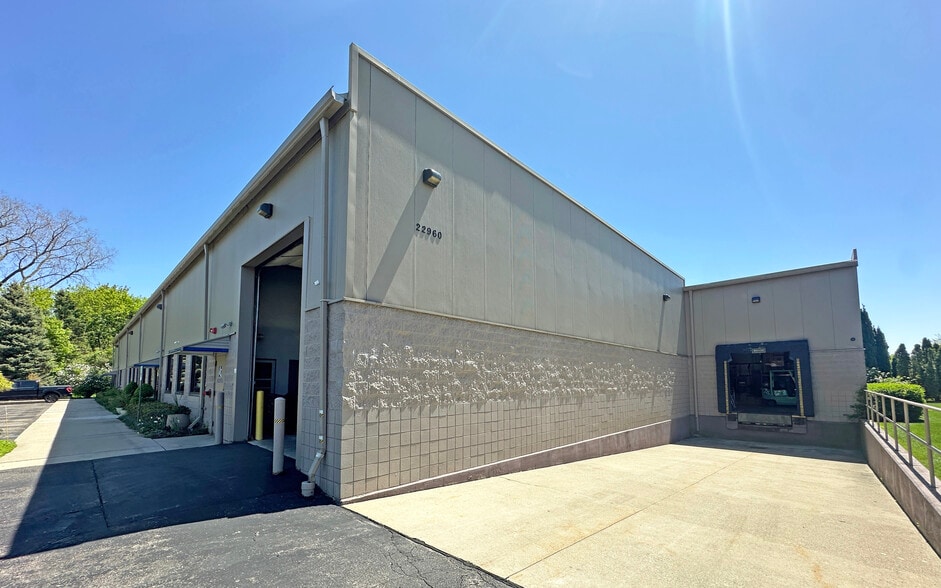 22960 Venture Dr, Novi, MI for sale - Building Photo - Image 3 of 9