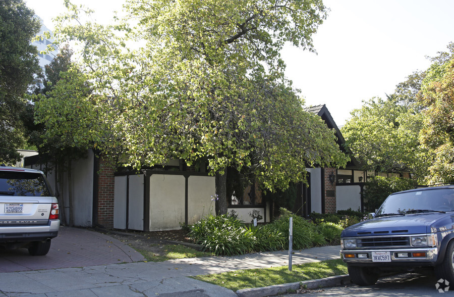 3318 Elm St, Oakland, CA for lease - Building Photo - Image 1 of 1