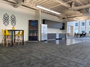 400 SW 6th Ave, Portland, OR for lease Interior Photo- Image 2 of 3