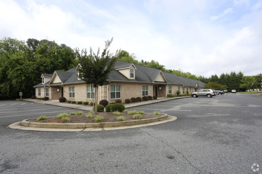 20 Pointe North Dr, Cartersville, GA for sale - Primary Photo - Image 2 of 13