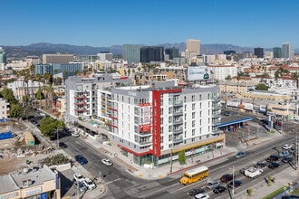 988 S Manhattan Pl, Los Angeles, CA - AERIAL  map view