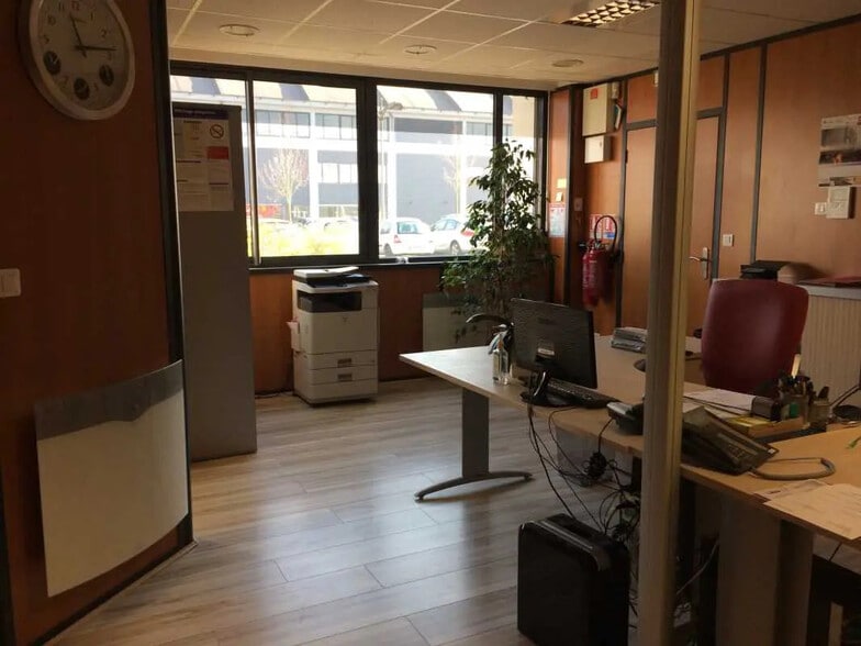 Office in Soissons for lease - Building Photo - Image 1 of 4