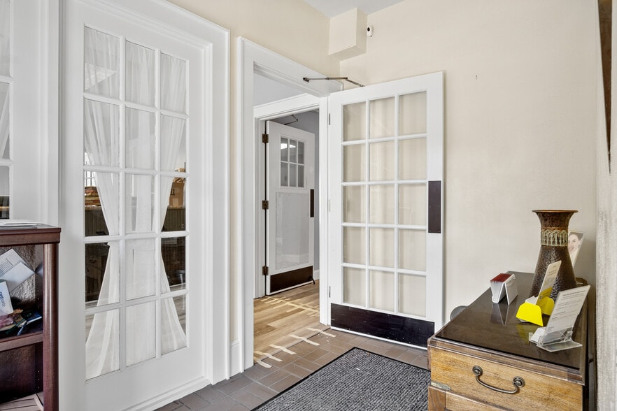 614 S Main St, Blacksburg, VA for sale - Building Photo - Image 2 of 55