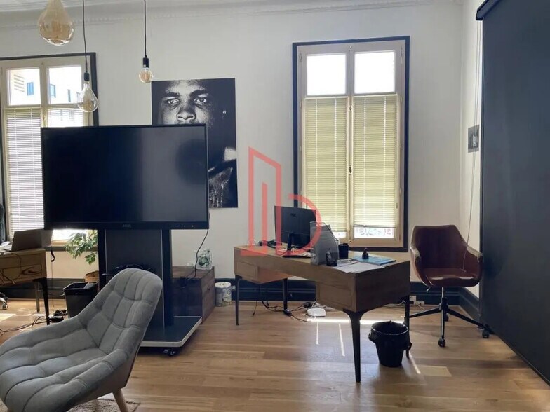 Office in Bègles for lease - Interior Photo - Image 3 of 6