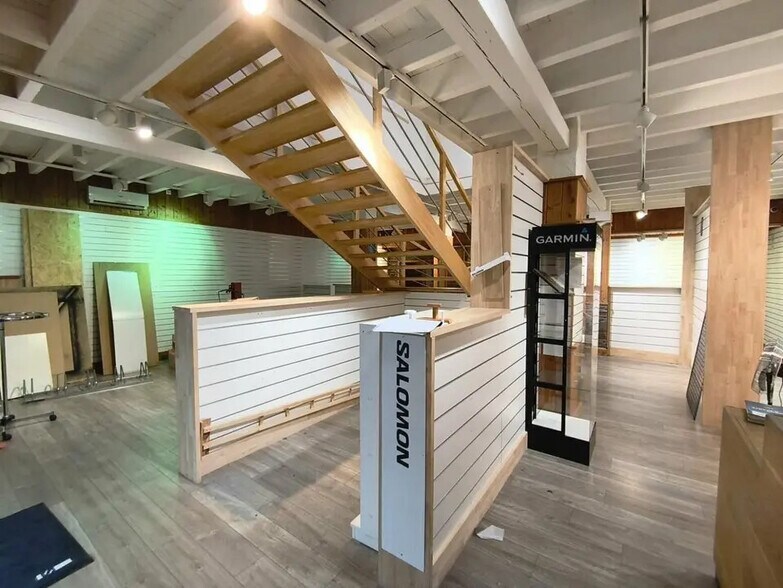 Retail in Nantes for lease - Building Photo - Image 3 of 21