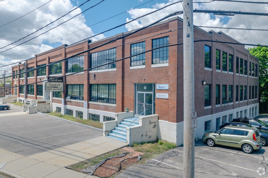 80 Coolidge Hill Rd, Watertown, MA for lease - Building Photo - Image 3 of 6