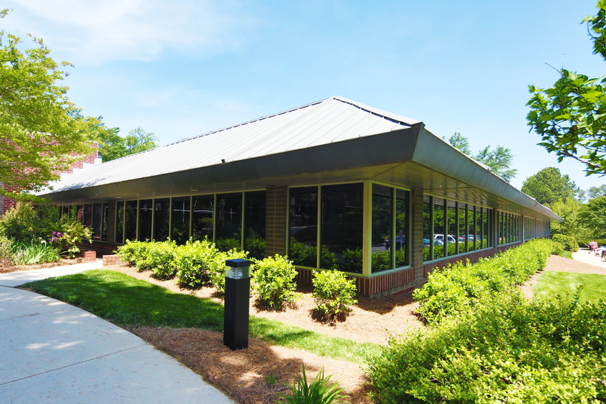 500 Gregson Dr, Cary, NC for lease - Building Photo - Image 1 of 12