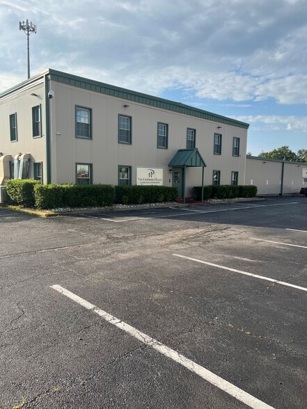 5250 Challedon Dr, Virginia Beach, VA for lease - Building Photo - Image 1 of 9