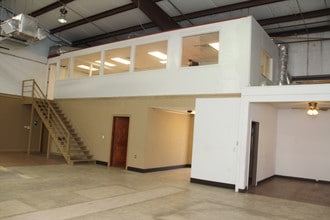 5828 Ashleyanne Cir, Wichita Falls, TX for sale Interior Photo- Image 1 of 6