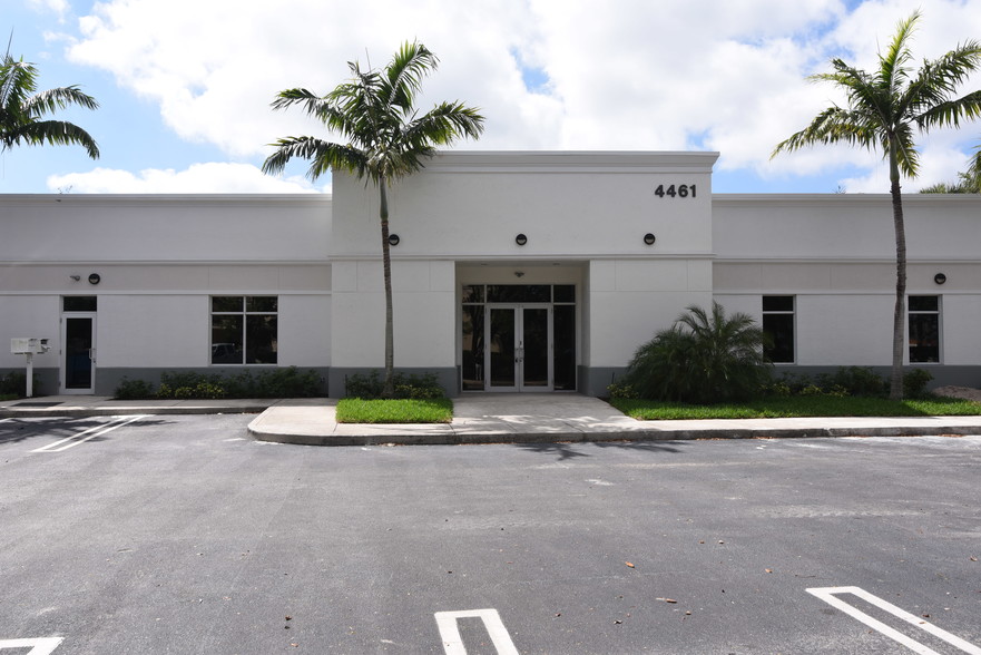 4461 Medical Center Way, West Palm Beach, FL for sale - Building Photo - Image 1 of 1