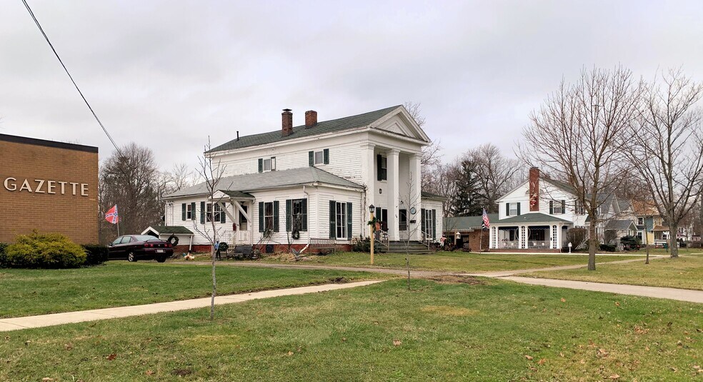 54 W Jefferson St, Jefferson, OH 44047